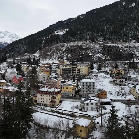 Apartment Modern With Alpine Charm In